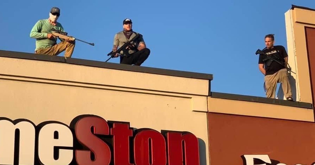 Report Armed Rooftop Gamers Protect Local Gamestop From Looters