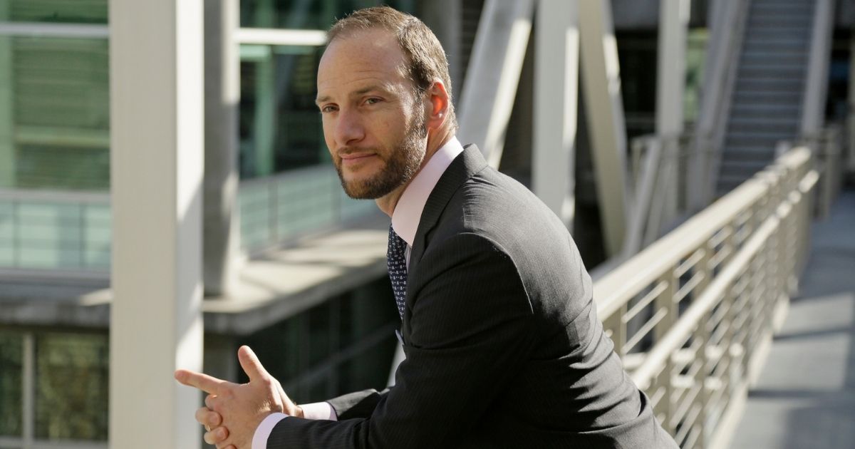 Progressive DA Accused of Suppressing Evidence That Could Help Cop He's Prosecuting