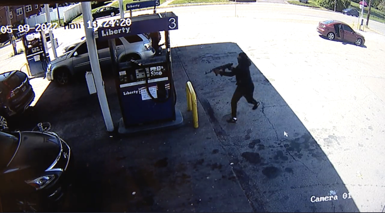 Man Gunned Down in Broad Daylight at Busy Philadelphia Gas Station