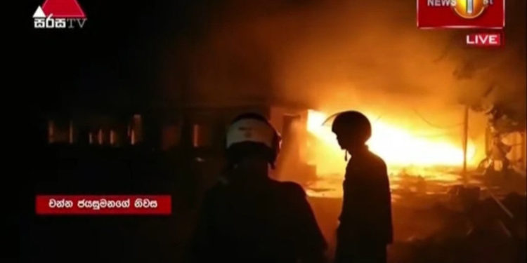 Rioters Burn Sri Lanka Leaders’ Homes Amid Economic Crisis
