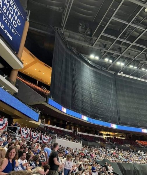 Kamala Harris empty seats